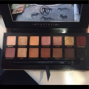 ABH Soft Glam Palette